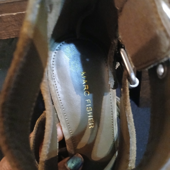 Get ready for fall with open toe strappy shoes - Picture 10 of 11